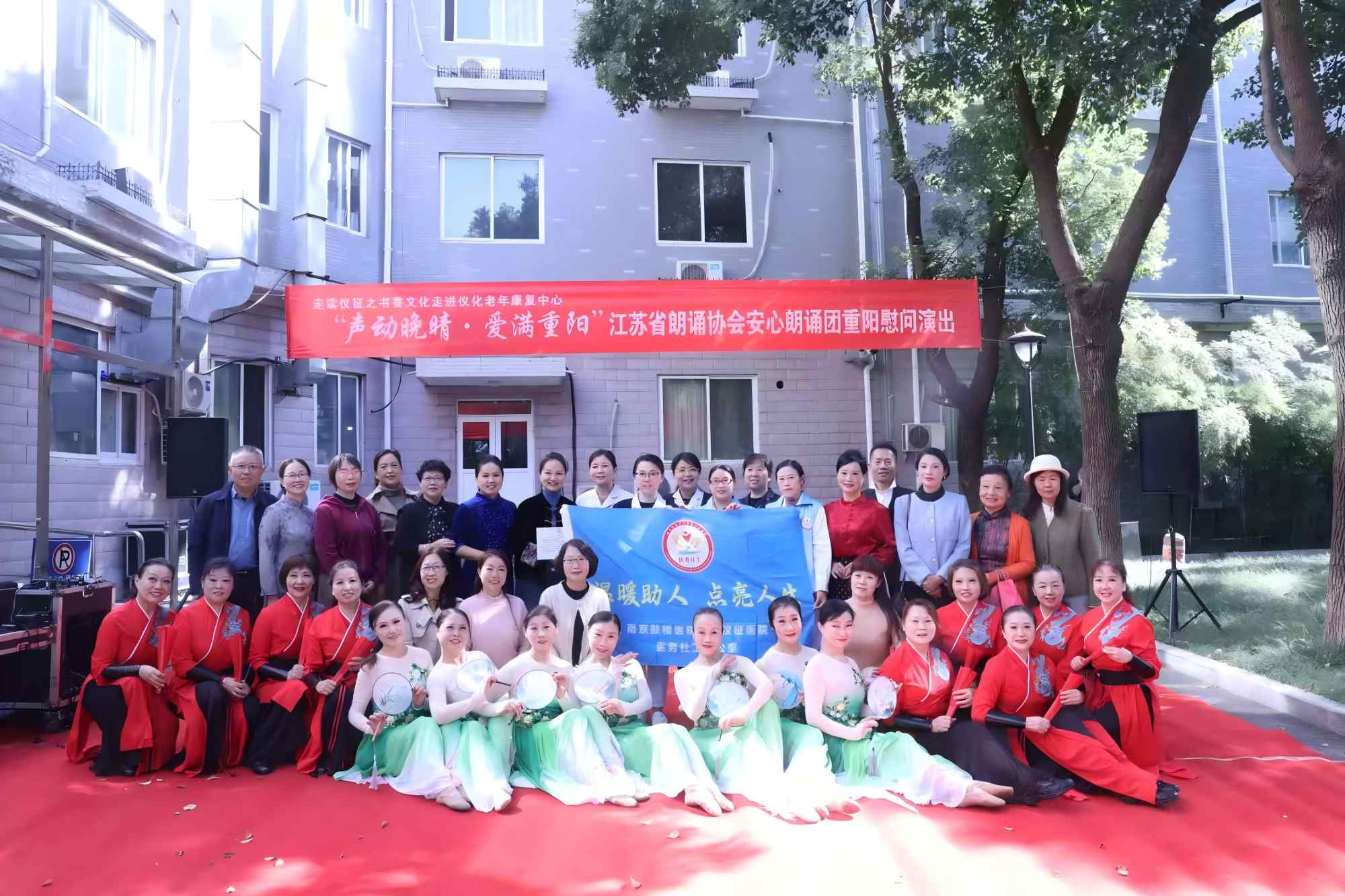 徐梦摄4.jpg 徐梦摄4.jpg